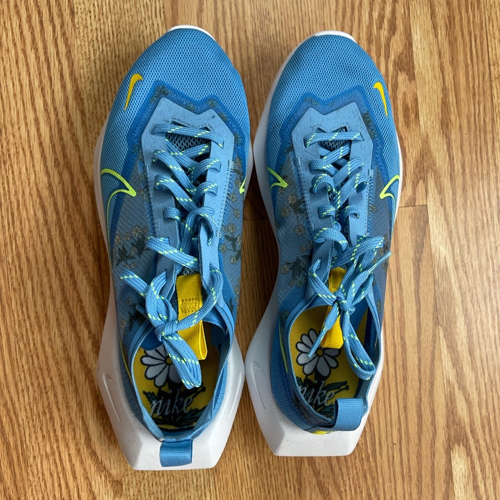 Nike sneakers - Picture 2 of 4
